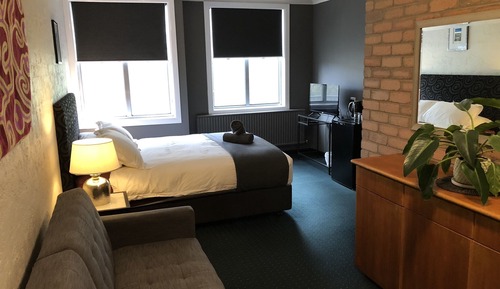 Deluxe Suite, 1 Bedroom, Non Smoking (Deluxe Queen Room)