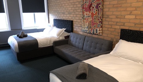 Family Suite, Non Smoking (Deluxe Queen Room)