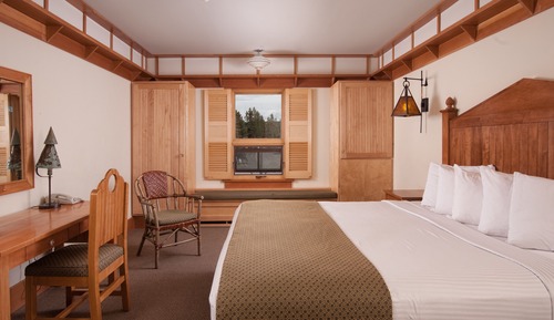 Deluxe Lodge Room 1 King