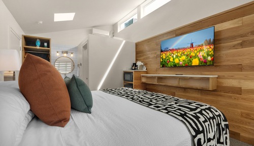 Garden Court - King Room - No View