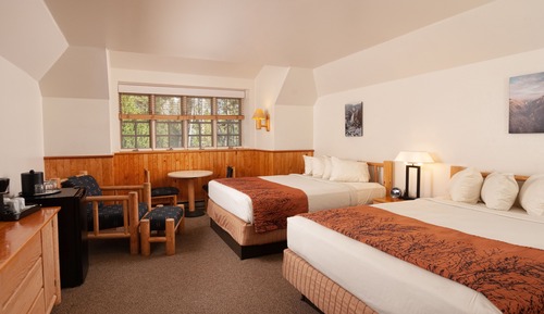 Deluxe Lodge Room 2 Queen