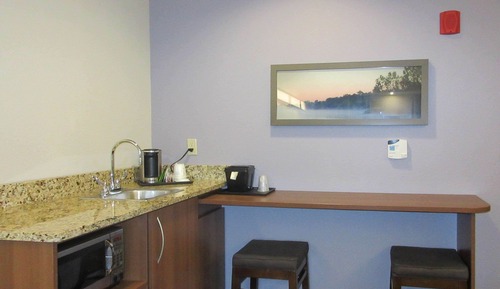Suite, 1 Queen Bed with Sofa bed, Accessible, Non Smoking
