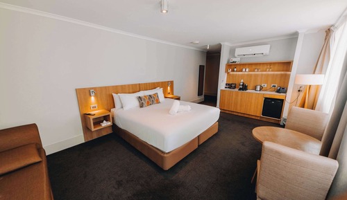 Suite, 1 King Bed, Non Smoking