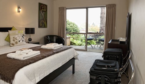Standard Room, 1 Queen Bed, Balcony