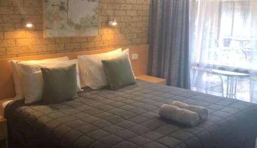 Standard Room, 1 King Bed
