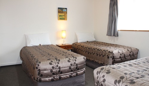 2 Bedrooms Unit 1