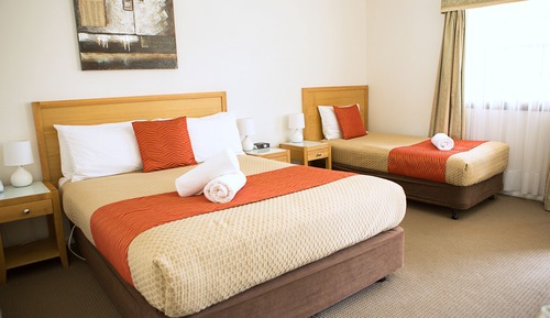 Standard Room, Non Smoking, Balcony (Standard Queen Room)