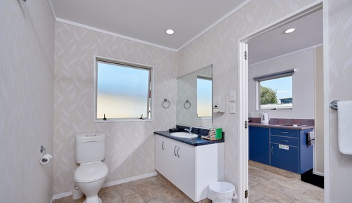 Studio with Bath