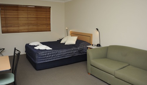 Deluxe Room (Q/Sofa), Non Smoking (Standard Deluxe Room)