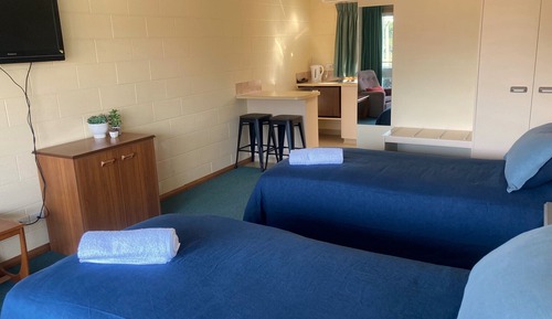 Lodge - Twin Share Room