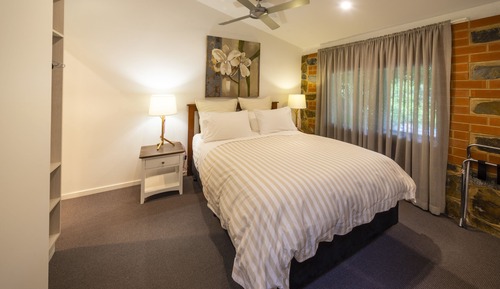 Deluxe Apartment, 1 Queen Bed, Non Smoking, Kitchen (Unit Four s/c)