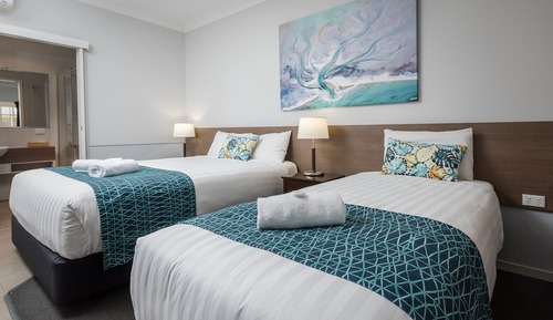 Easy Access Queen Twin Suite 