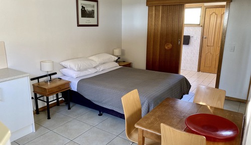 Standard Studio, Kitchenette
