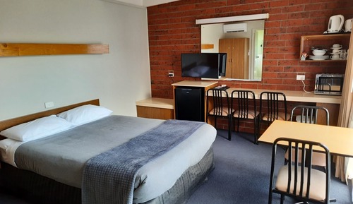 Family Room (5 People)
