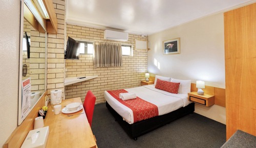 Basic Double Room, 1 Queen Bed