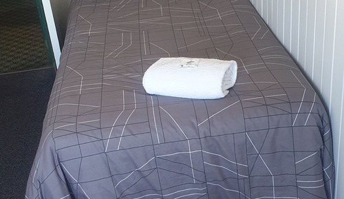 Standard Room, Non Smoking, Shared Bathroom (Twin Room)