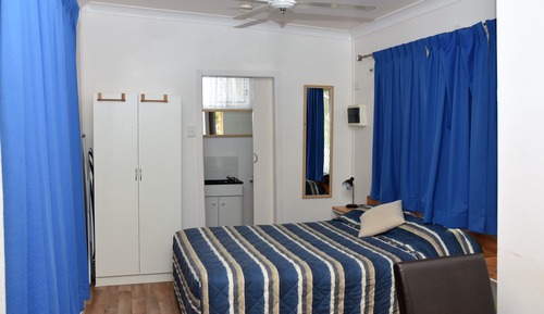 Room (Queen)