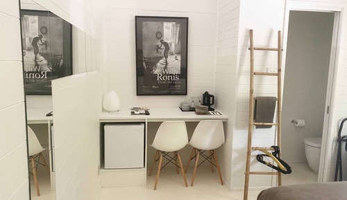 Queen Room, Shared Bathroom, 3 Night Min. Stay