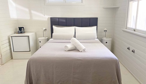 Standard Room (Queen Ensuite)