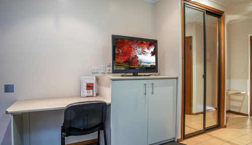 Deluxe Twin Room with Kitchen