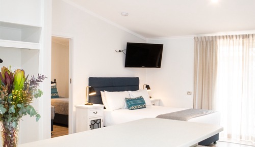 Family Suite, Multiple Beds, Kitchenette, Poolside