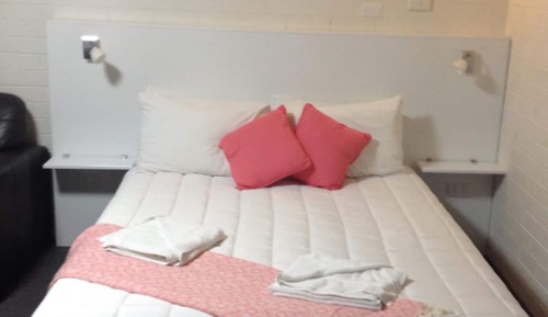 Double Room, 1 Queen Bed