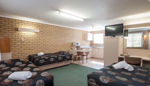 Executive Room, Non Smoking, Kitchenette (Exec Queen 2 Singles)
