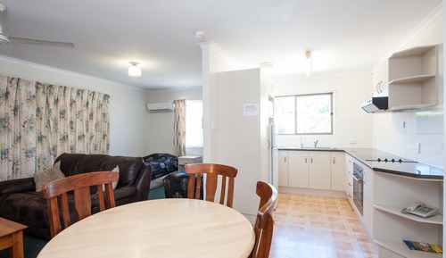 Standard Room, Non Smoking, Kitchen (2 bedroom unit Q4S)