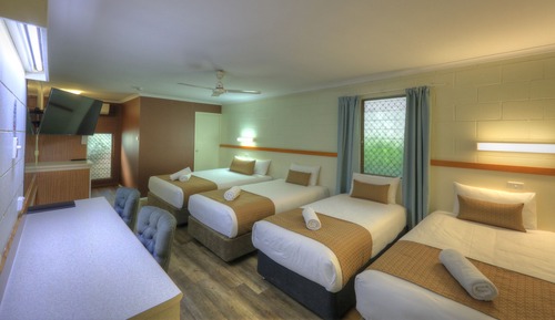 Deluxe Family Room