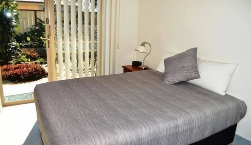 Standard Room, Non Smoking, Balcony (Standard Queen Room)