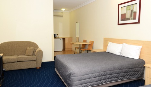 Executive Studio Suite (Studio Twin)