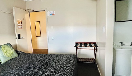 Double Room with own toilet (shared shower)