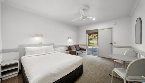 Deluxe Room, 1 Queen Bed