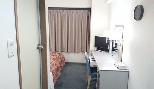 Single Room, Smoking