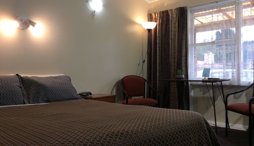 Basic Studio, 1 Queen Bed