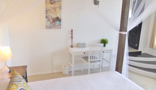Buckingham Apartment