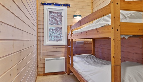 Traditional Cabin, Garden View