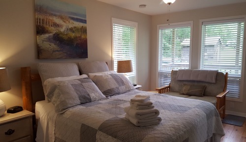 Studio Cottage w/ Jacuzzi Jetted Tub