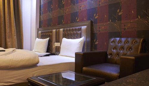 Deluxe Double or Twin Room