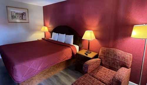 Standard Room, 1 King Bed, Smoking