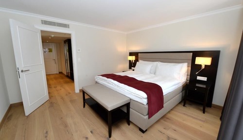 Suite, Balcony