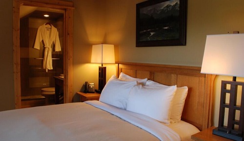 Trout Lodge Suite