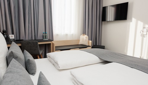 Double Room, 1 Double Bed