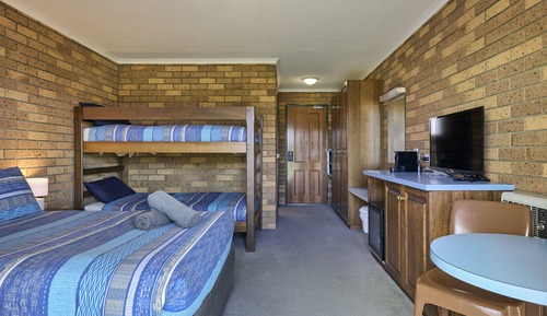 Family Room, Balcony (Standard Room - Family 4)