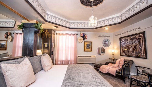 Room (The Gatsby)