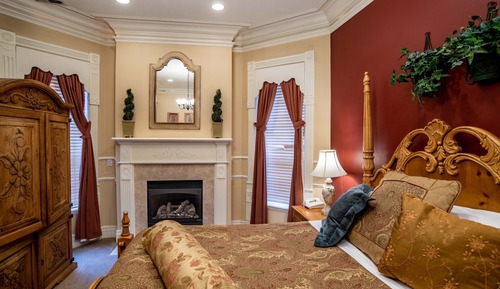 Honeymoon Room (European Honeymoon)