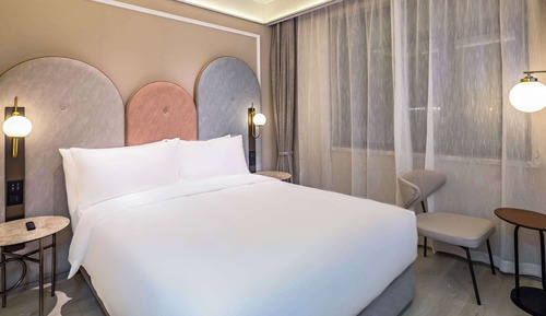 Superior Room, 1 King Bed