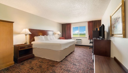 Standard Room, 1 King Bed, Non Smoking, Refrigerator & Microwave