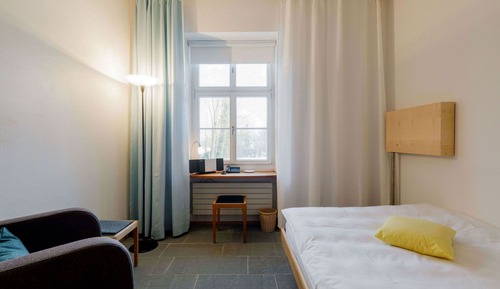 Single Room (Schlosspark)