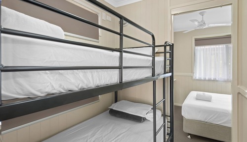 Superior 1 Bedroom Cabin - Sleep 4